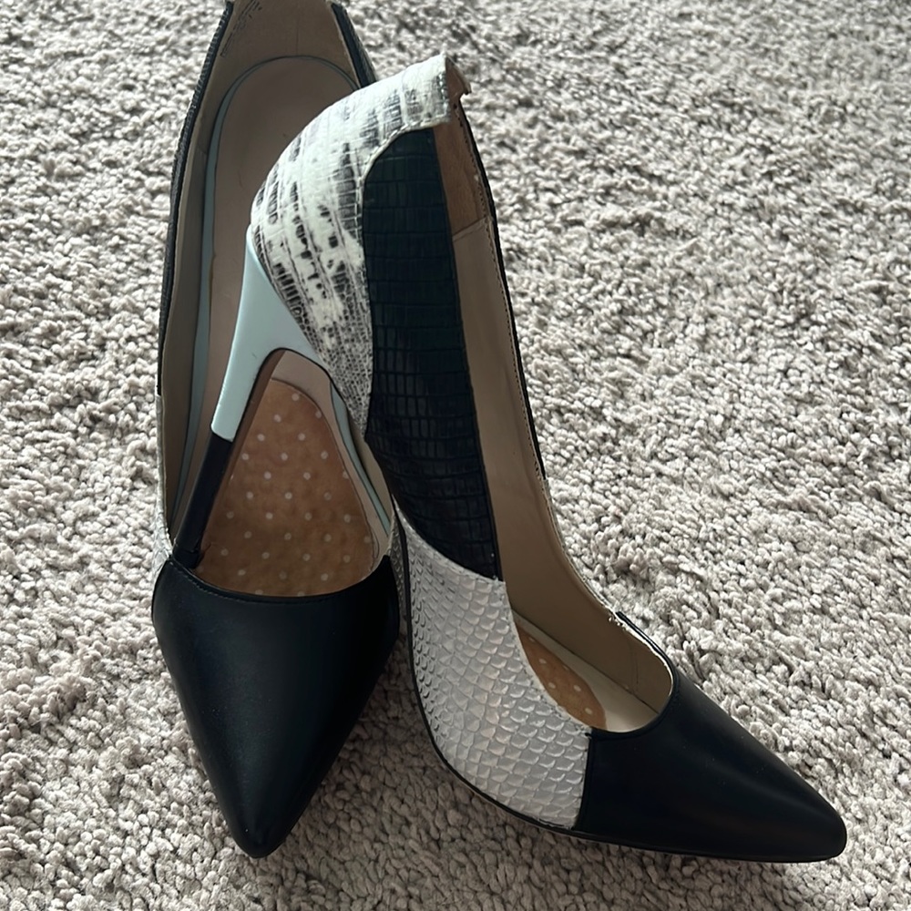 Also slight worn heels
